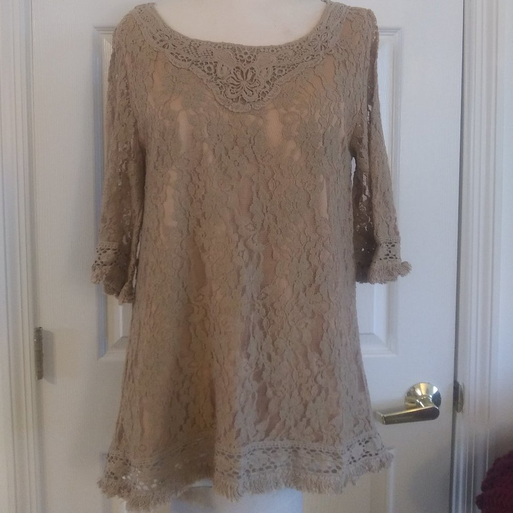 Lady Noiz | Caramel Lace Tunic Body Lined Bell Sleeves Feminine Tan | S New